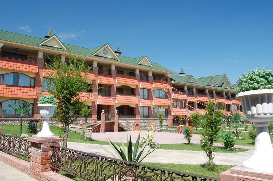 Morelux Boutique Hotel Kapchagay Buitenkant foto