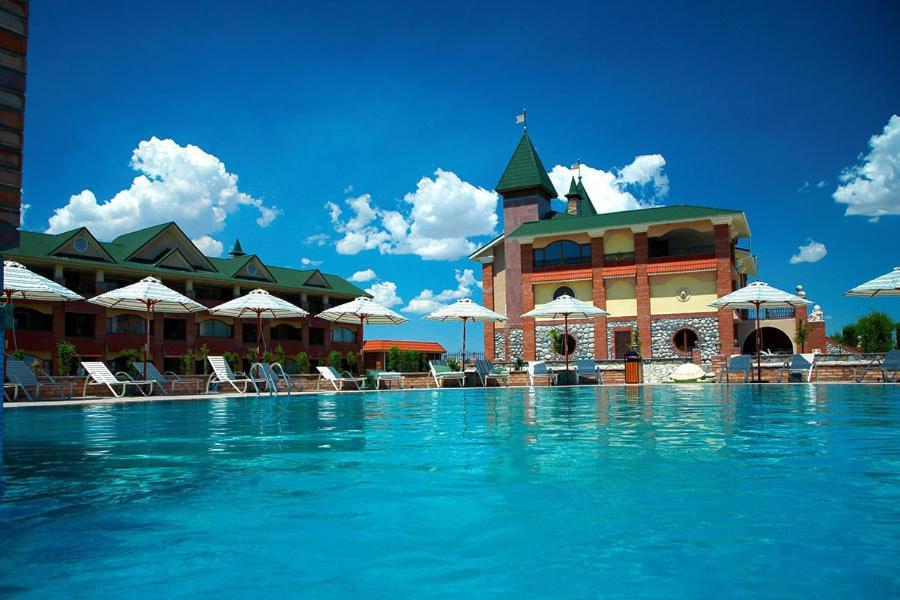 Morelux Boutique Hotel Kapchagay Buitenkant foto