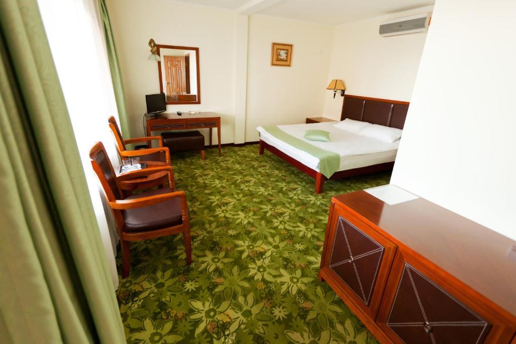 Morelux Boutique Hotel Kapchagay Kamer foto