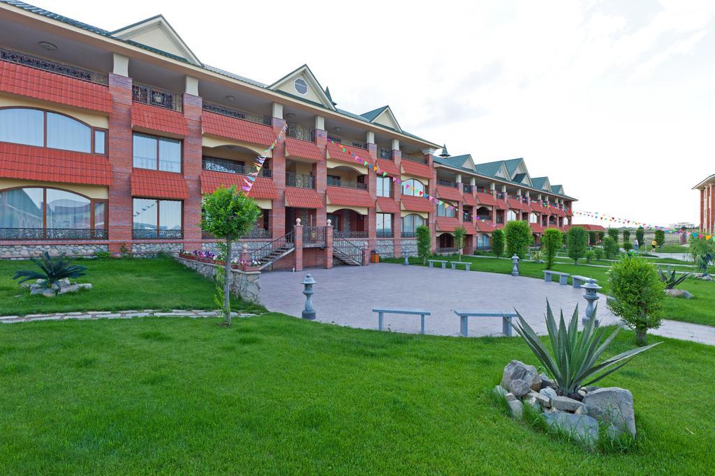 Morelux Boutique Hotel Kapchagay Buitenkant foto