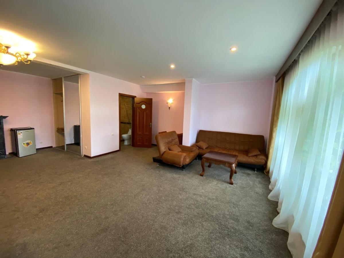 Morelux Boutique Hotel Kapchagay Buitenkant foto