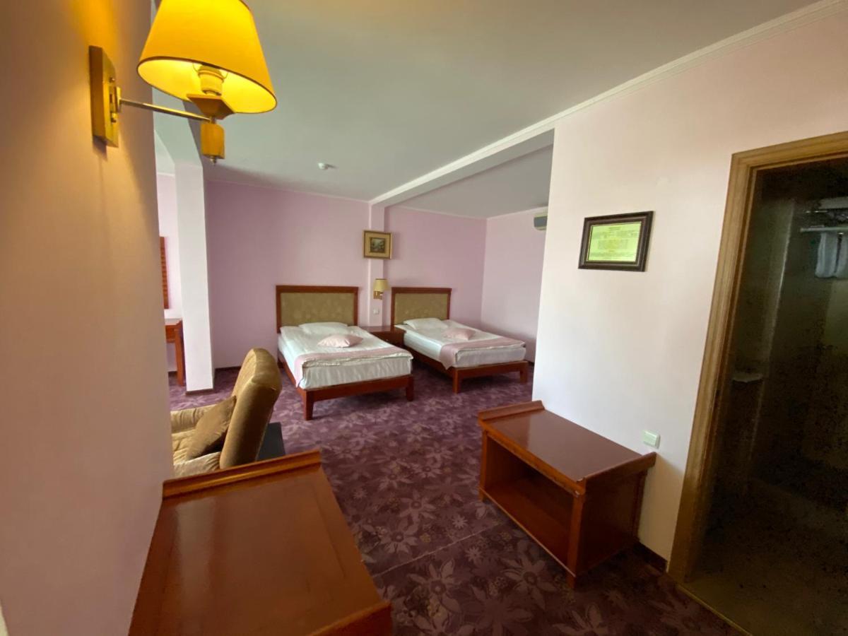 Morelux Boutique Hotel Kapchagay Buitenkant foto