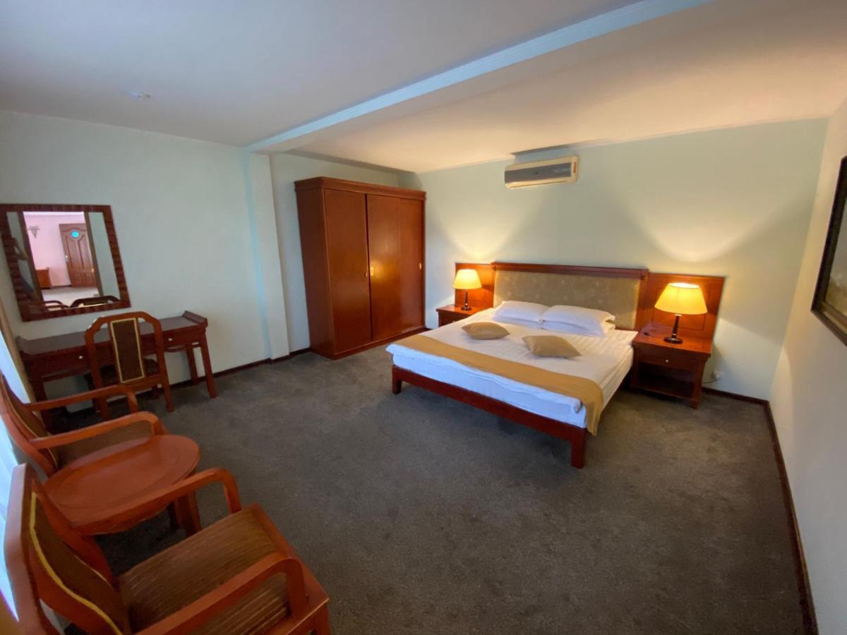 Morelux Boutique Hotel Kapchagay Buitenkant foto