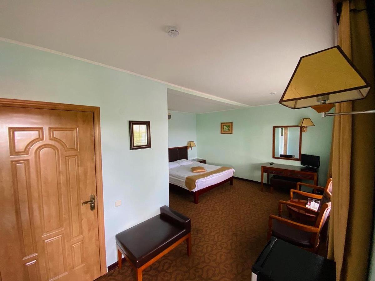 Morelux Boutique Hotel Kapchagay Buitenkant foto