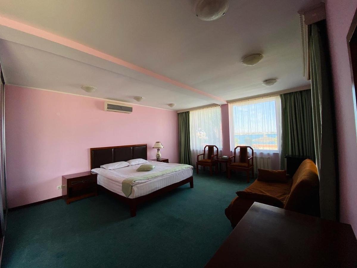 Morelux Boutique Hotel Kapchagay Buitenkant foto