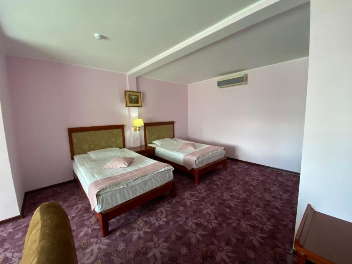 Morelux Boutique Hotel Kapchagay Buitenkant foto