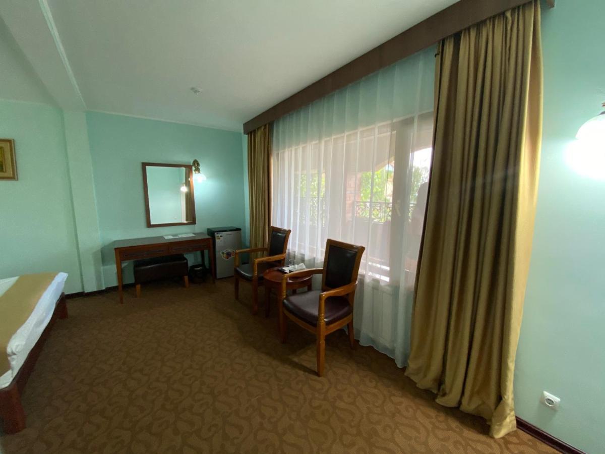 Morelux Boutique Hotel Kapchagay Buitenkant foto