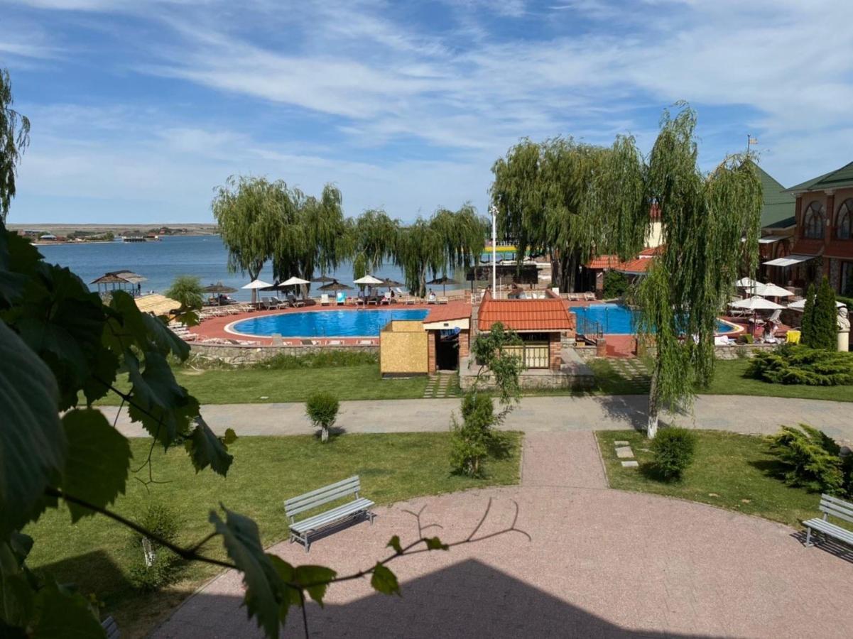 Morelux Boutique Hotel Kapchagay Buitenkant foto