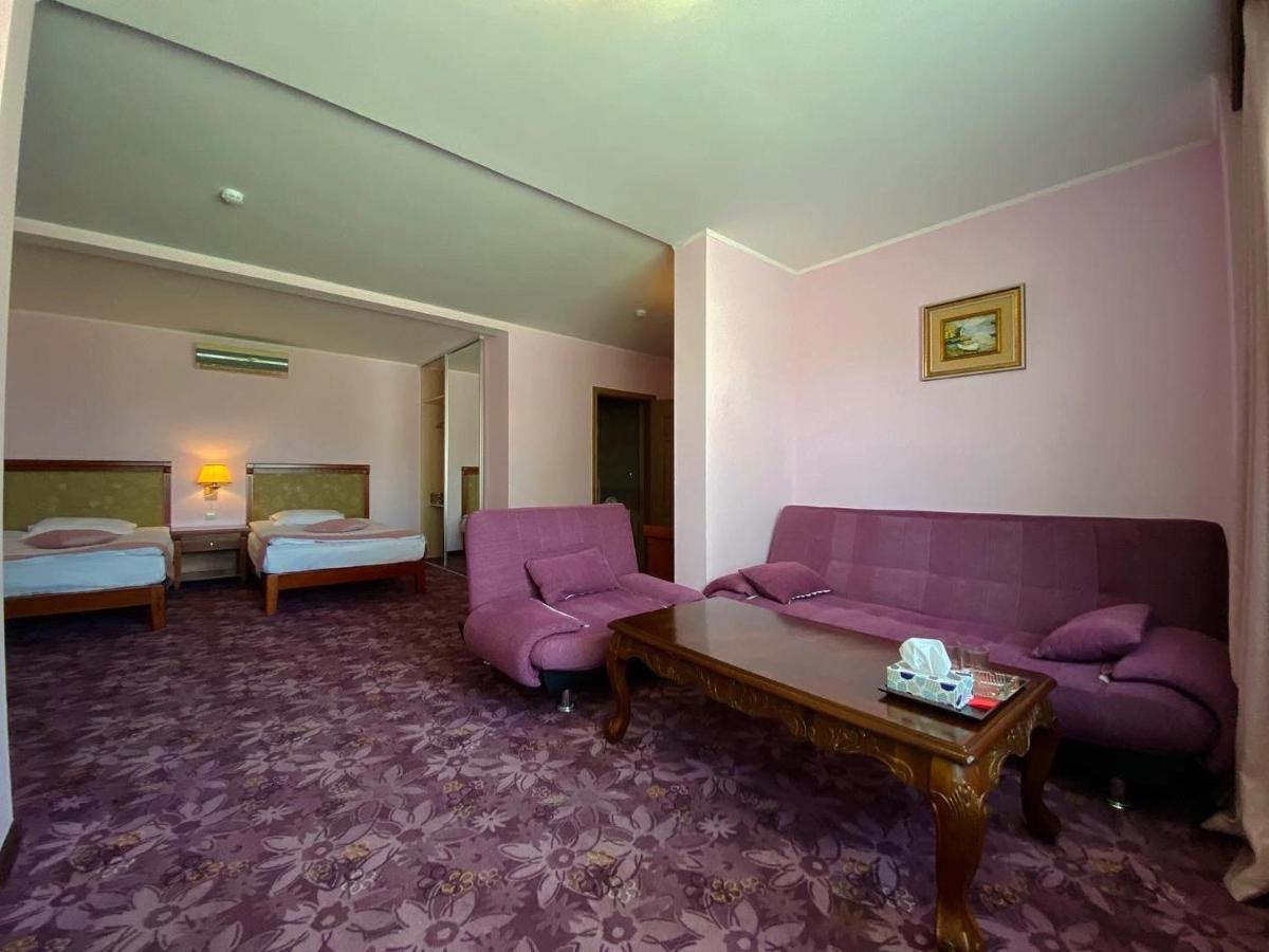 Morelux Boutique Hotel Kapchagay Buitenkant foto